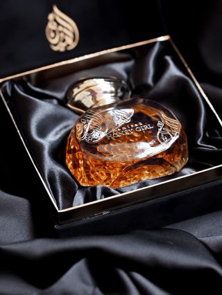 Sladká ako med, noblesná ako zlato. Tvoja Honey Girl🍯